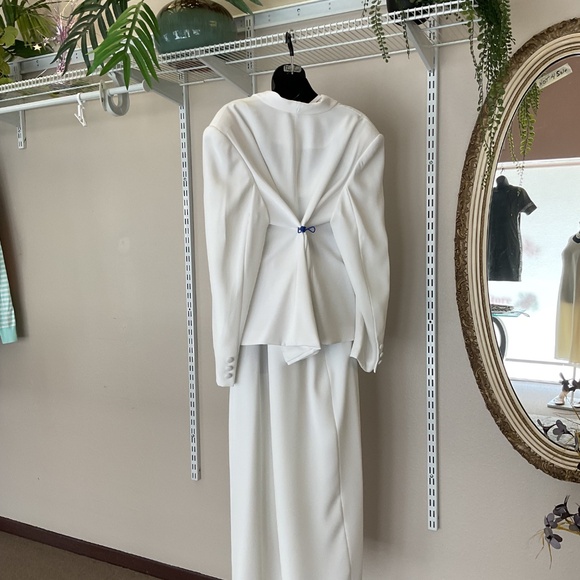 EMILY Polyester Skirt Suit Size 10 White Lined Notch Collar Cocktail 2PC - Picture 3 of 11